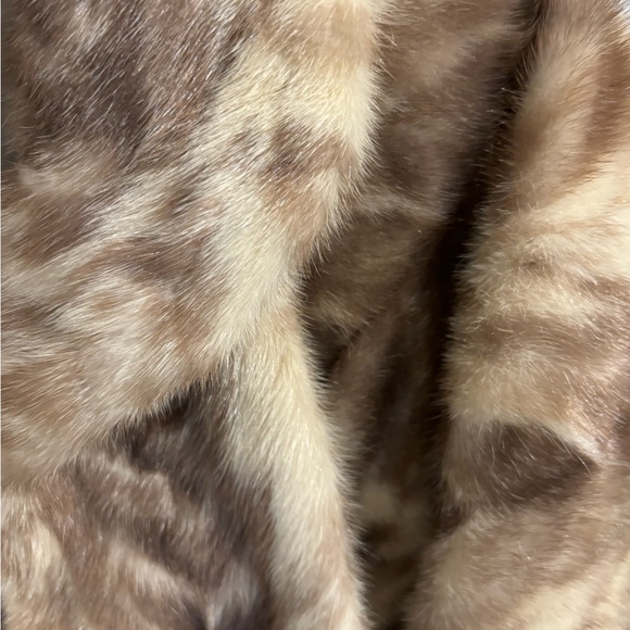 Vintage Mink Cape - Picture 6 of 10